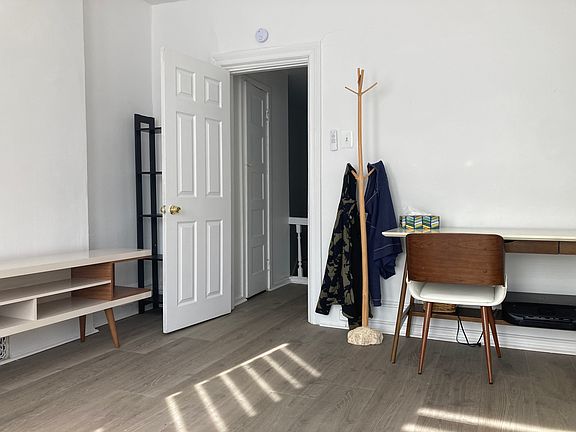 desk area in front bedroom