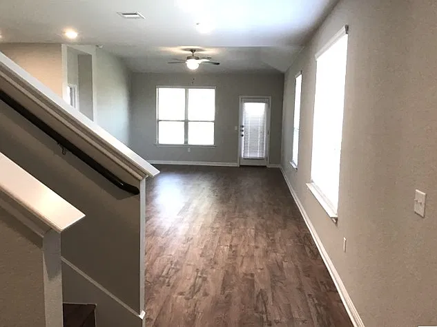 4 bed, 3.5 bath, 2118 sqft, $2,460 — Photo 4