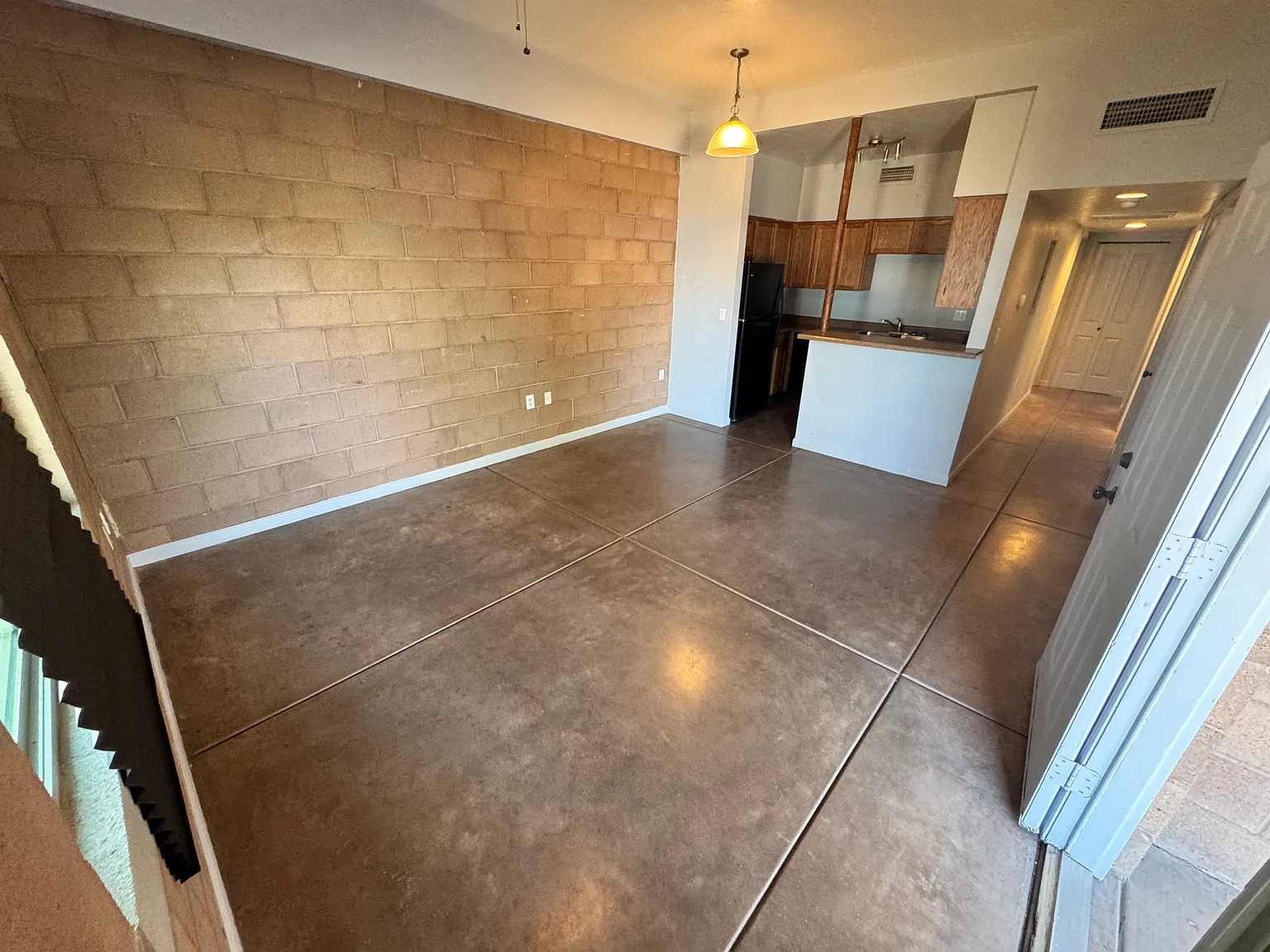 3 bed, 912 sqft, $1,500 — Photo 4