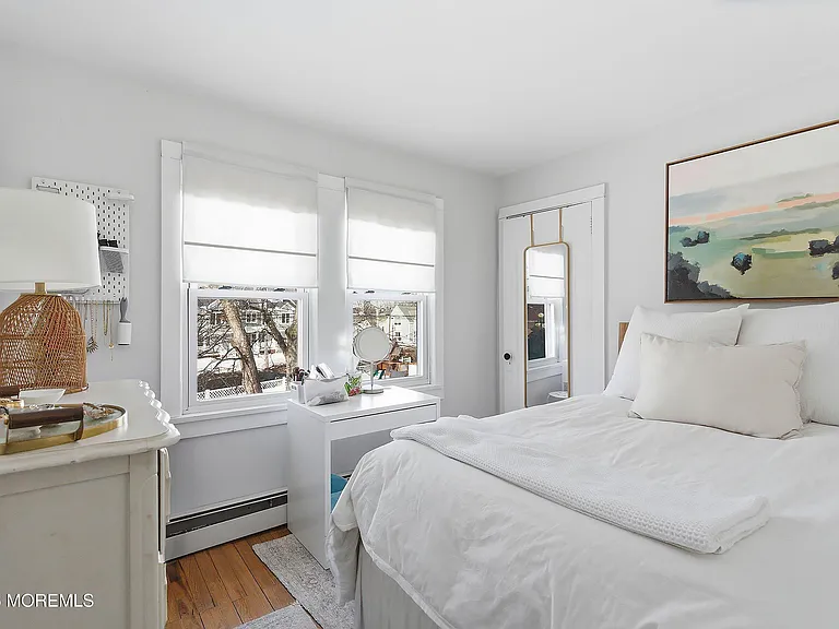 526 W End Ave — Photo 16