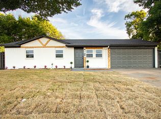 320 SE Gregory St, Burleson, TX 76028