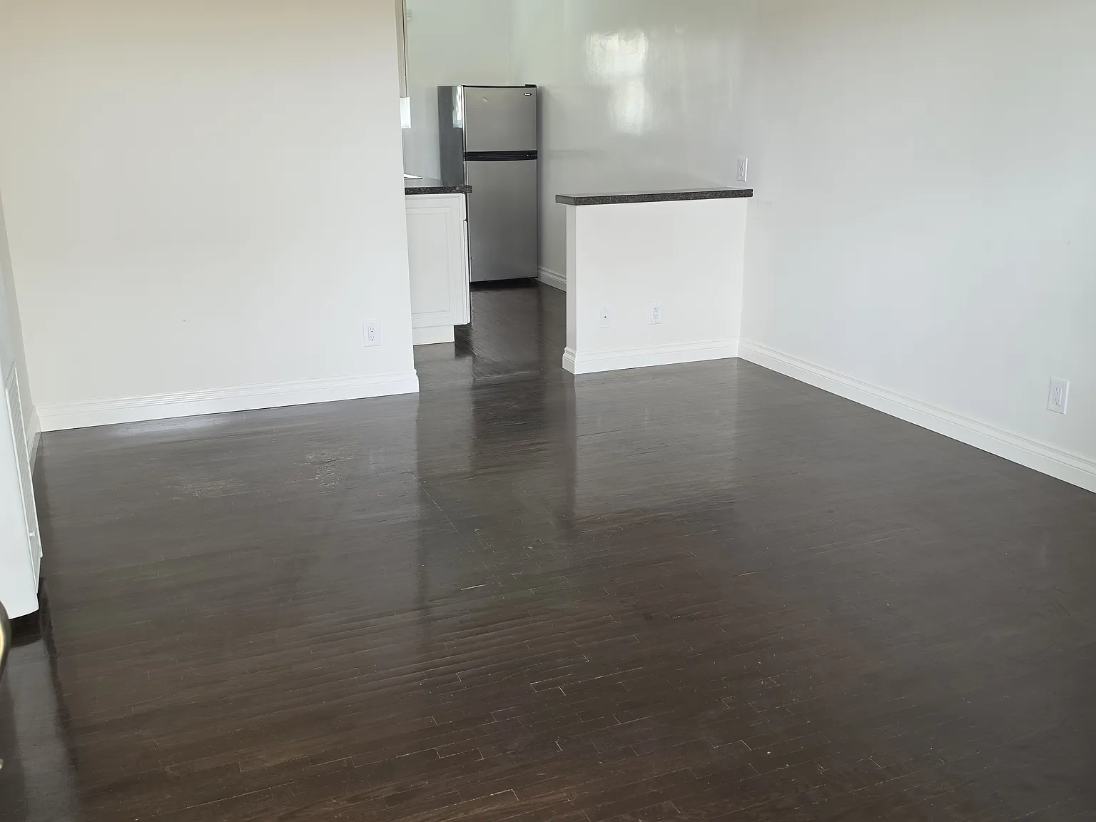 Studio, 5503 sqft, $1,750 — Photo 2