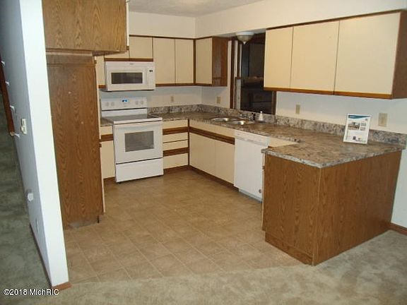 4th image of 5292 Oak St