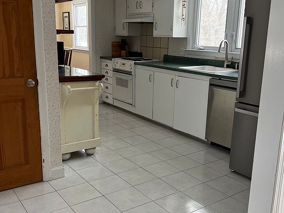 5th image of 349 Fowler Rd