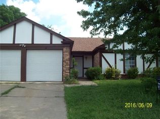 1605 Country Ln, Arlington, TX 76018