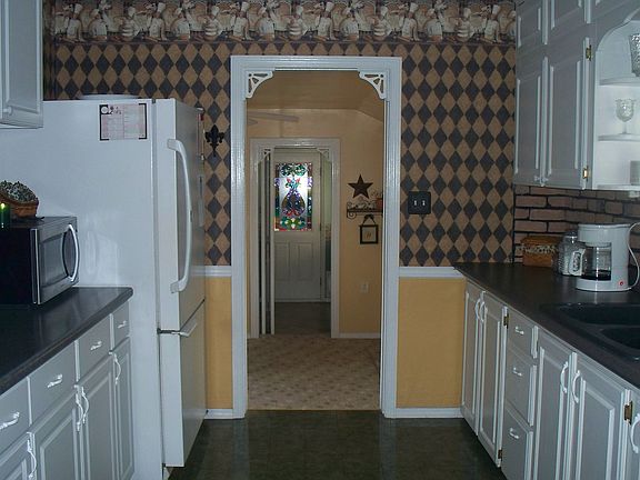 Lots of cabinets & Pantry