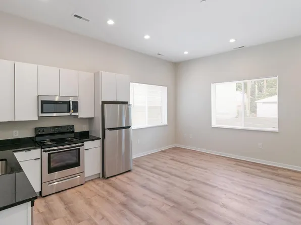 Avenue Eleven Apartments, 333 E Eleven Mile Rd #30, Royal Oak, MI 48067