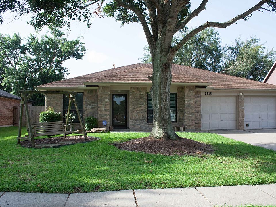 1st image of 2913 Forest Hills Dr