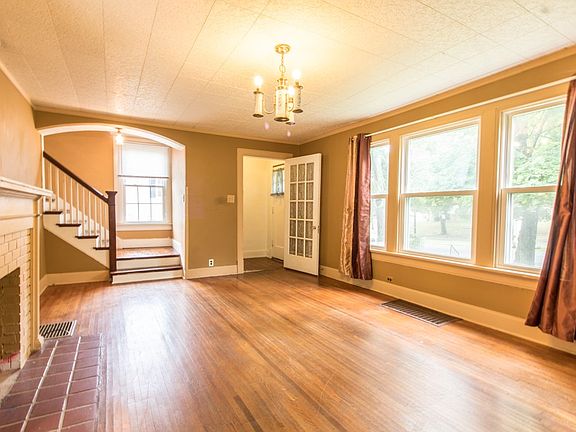 2nd image of 10 Glenwood Blvd