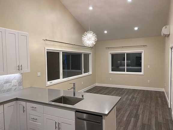 5th image of 251 Alta Mesa Dr #A