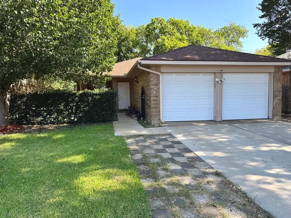 505 Valley Spring Dr, Arlington, TX 76018