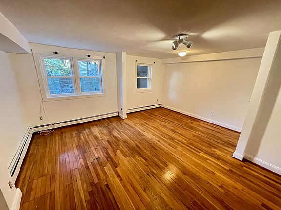 4th image of 1020 Wilcox Ave #1