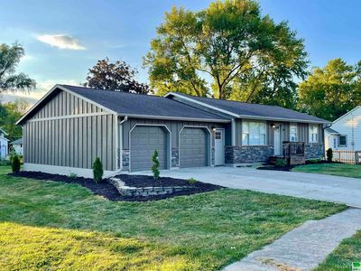 215 N 6th Ave, Sheldon, IA, 51201