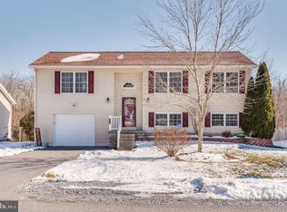 453 Moonlight Ln, Martinsburg, WV 25404
