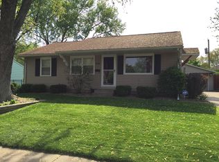 3226 Oxford Dr, Bettendorf, IA