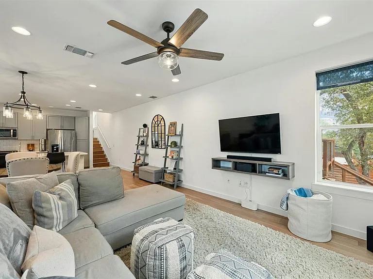 3115 Aldwyche Dr — Photo 6
