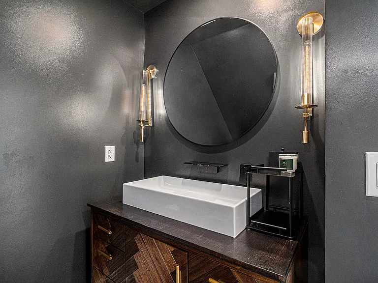 2nd floor Primary Bathroom