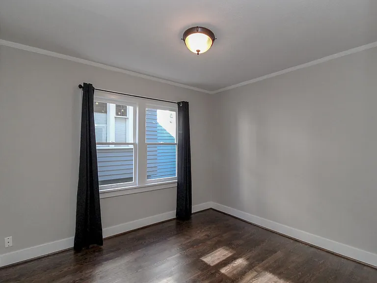 7655 Latona Ave NE — Photo 14