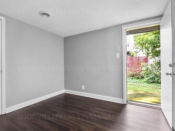 5th image of 2327 Rodman St