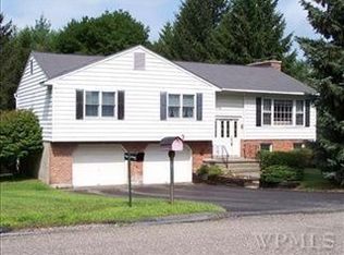 16 Saddle Rock Dr, Poughkeepsie, NY 12603