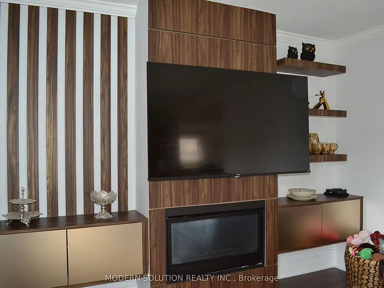 65 Manning Cres — Photo 12