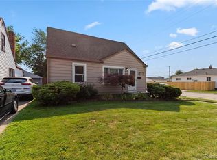24802 Wilmot Ave, Eastpointe, MI 48021