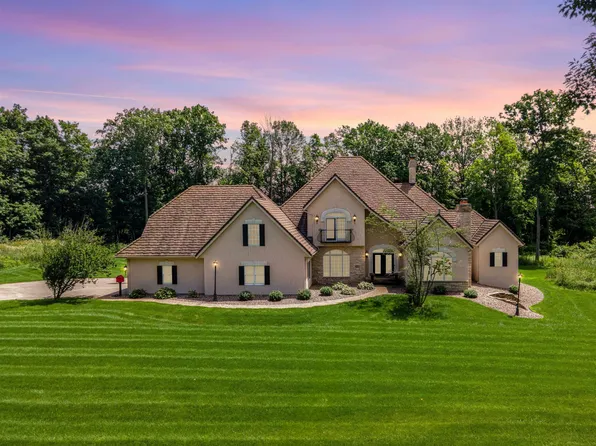 3030 Windfield Dr, Neenah, WI 54956