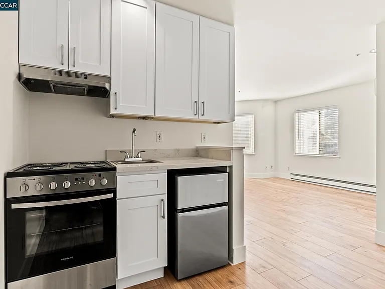 195 7th St #210 — Photo 4