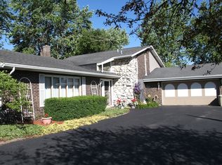 3209 E Reichert Dr, Crete, IL 60417