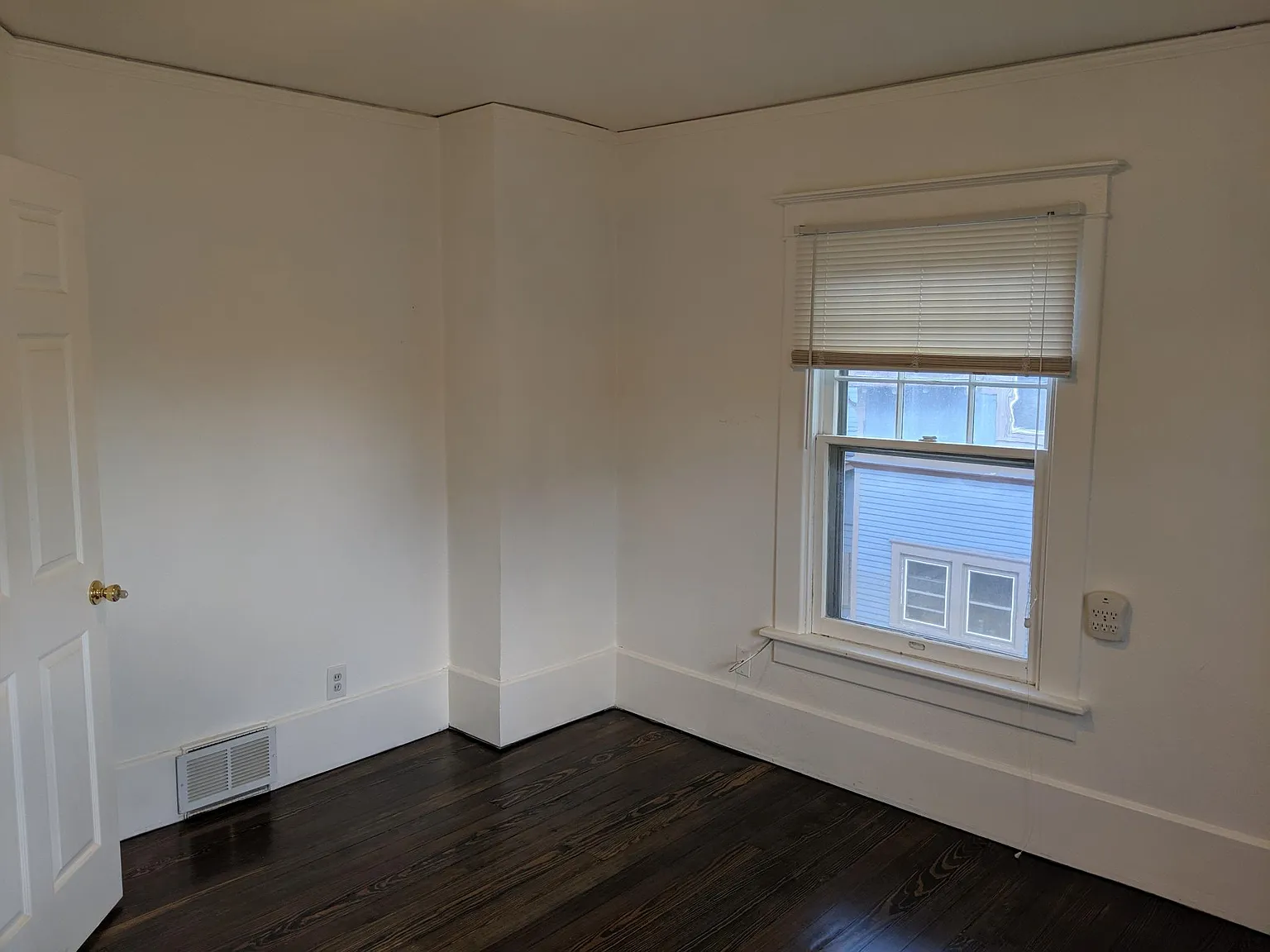 7 bed, $2,850 — Photo 4