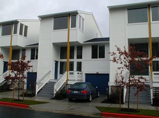 6704 34th Pl S, Seattle, WA 98118