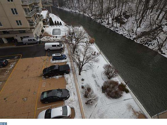3rd image of 1704 N Park Dr APT 302