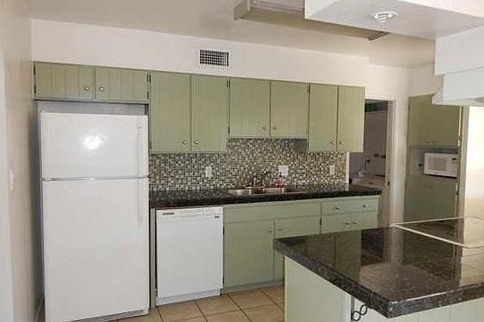 2nd image of 339 E Balboa Dr