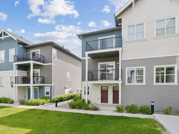 24 W Rivercrest Dr #1001, Cochrane, AB T4C 2C5
