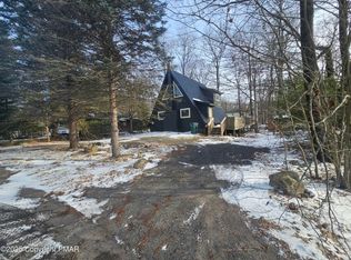 5666 Pembrook Dr, Tobyhanna, PA