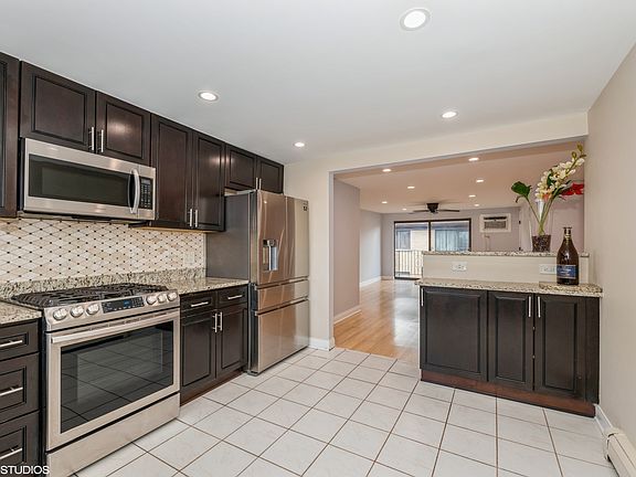3rd image of 7204 W Wrightwood Ave APT 3S