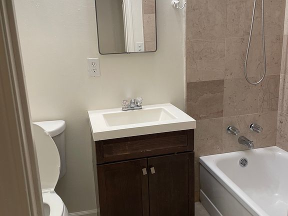 5th image of 272 Ironwood St