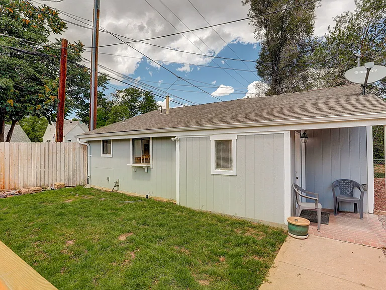 1357 Chase St #2 — Photo 3