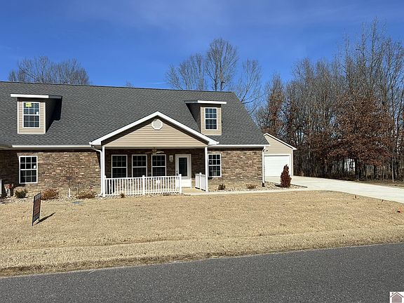 3rd image of 2030-2040 Shade Tree Dr
