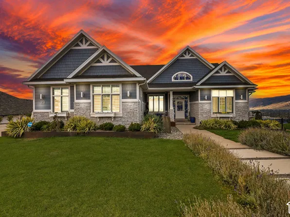 251 Parkway Cir, North Salt Lake, UT 84054