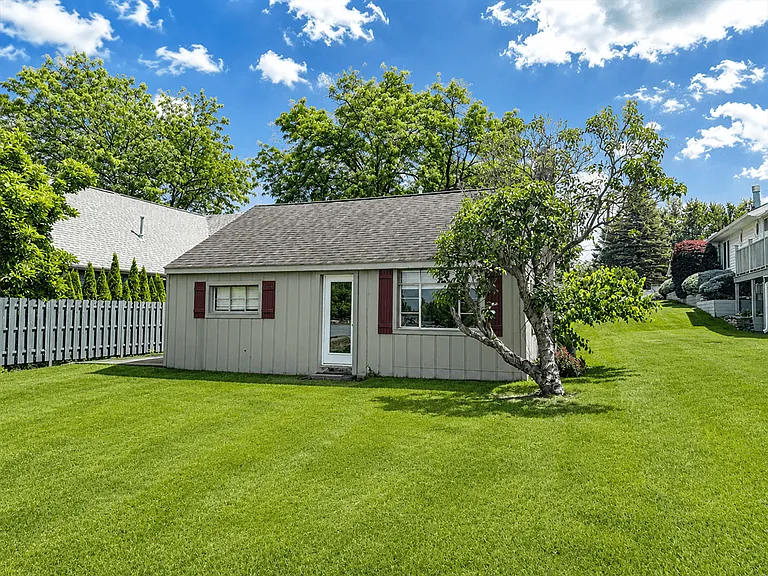 88 W Olcott Lake Dr — Photo 2