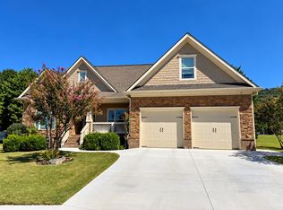 8263 Robertsview Dr, Ooltewah, TN 37363