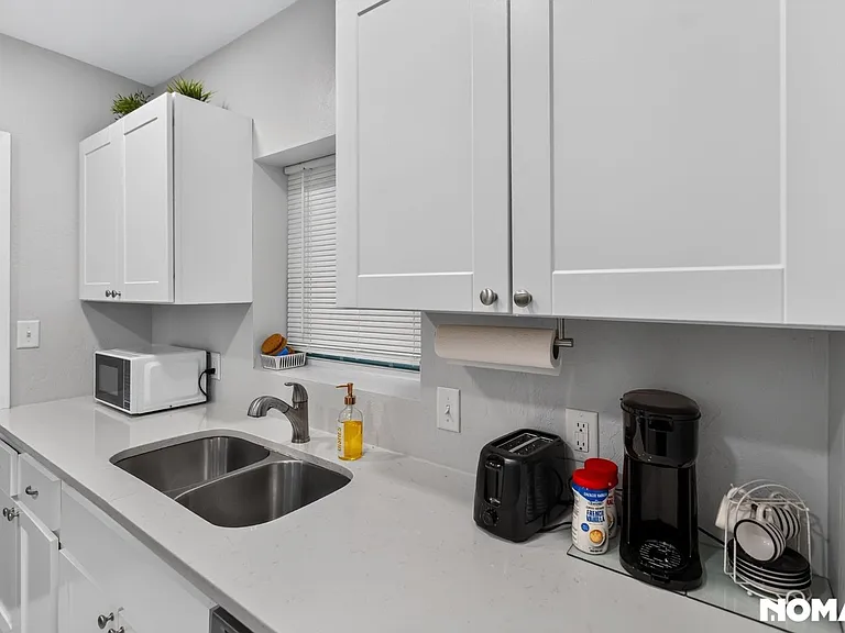 1412 N Virginia Ave — Photo 9