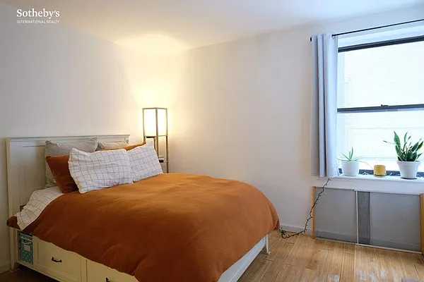 Rented by Sotheby's International Realty | media 12