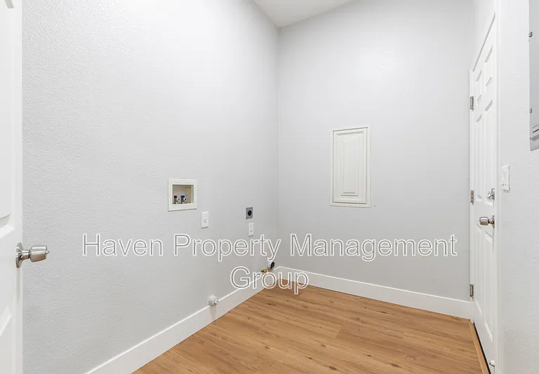 1659 Whispering Wind Dr — Photo 6