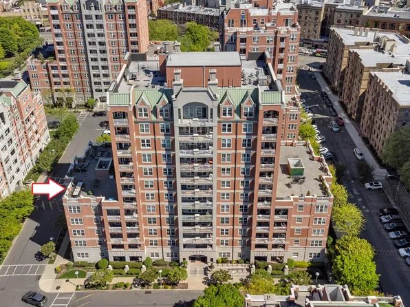 65 Oceana Drive East image 5 of 44