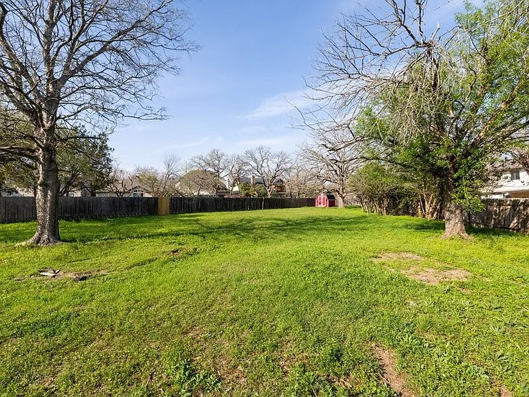 1805 White Oak Cv — Photo 28