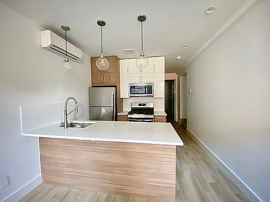 4th image of 211 8th Ave APT Bl