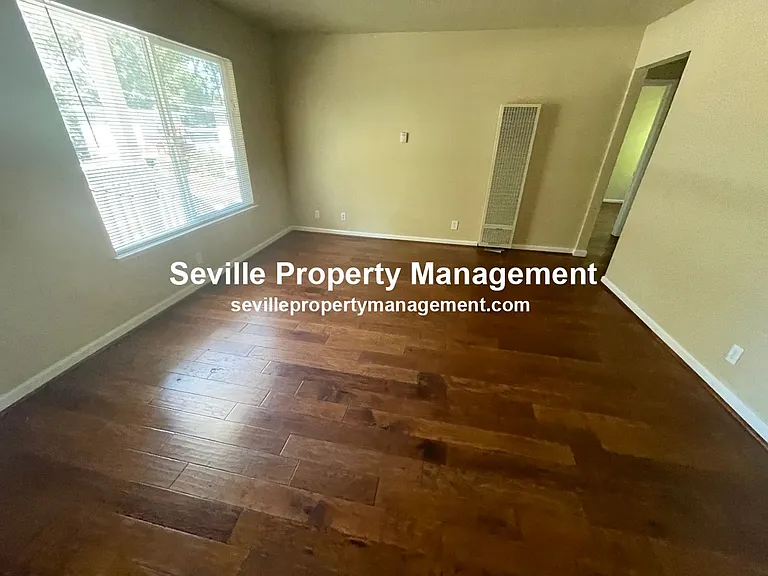 33 Deering Ct — Photo 2