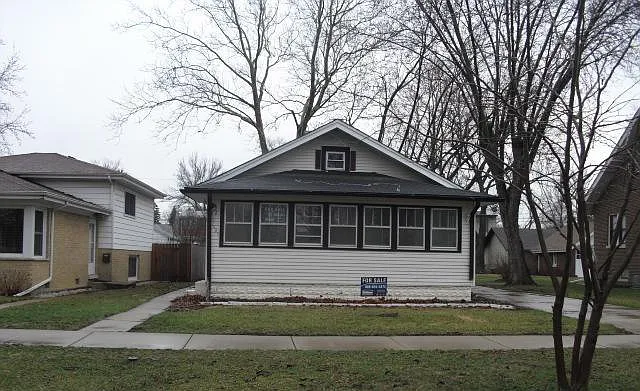 1057 Greenview Ave photo 1